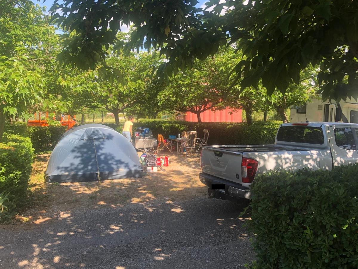 Camping Paradis Family Les Rives De L'Herault Gignac  Exterior foto