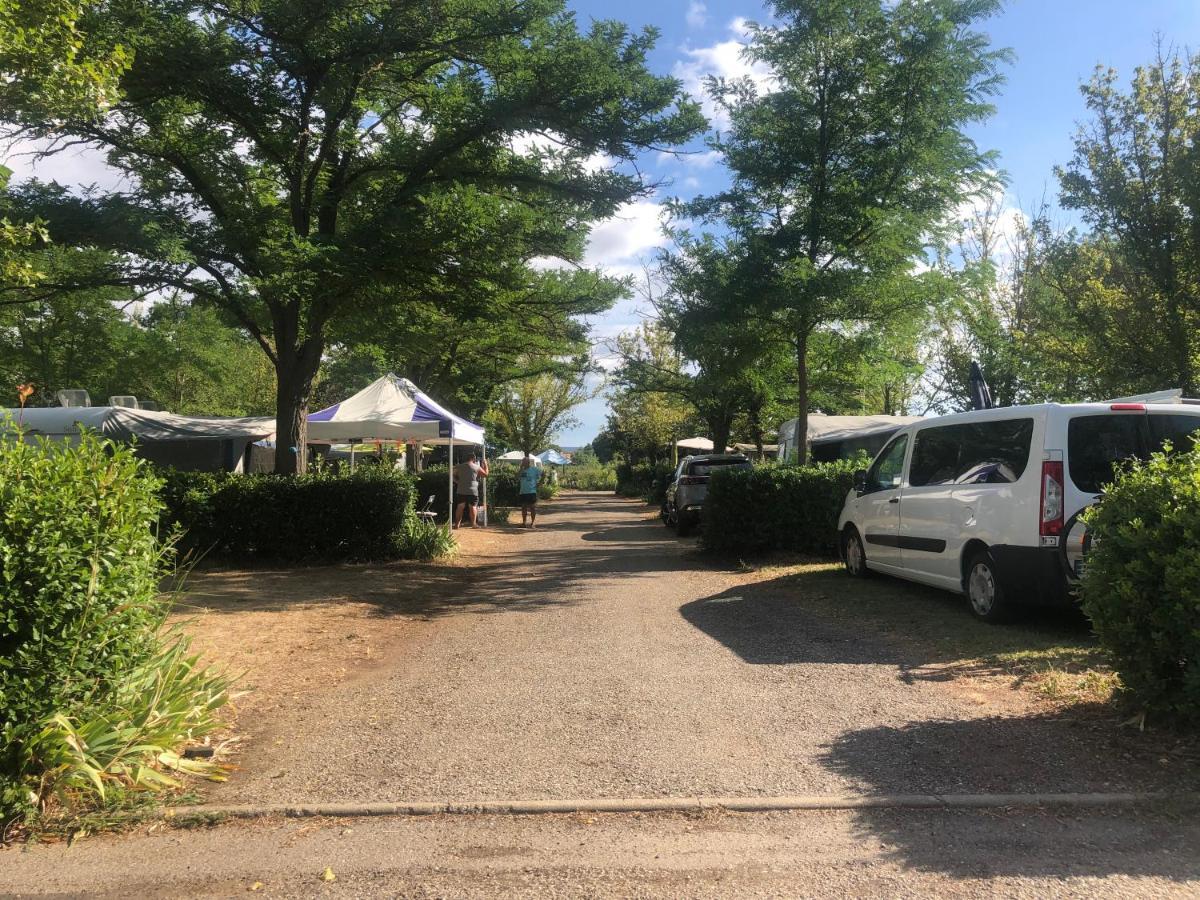 Camping Paradis Family Les Rives De L'Herault Gignac  Exterior foto