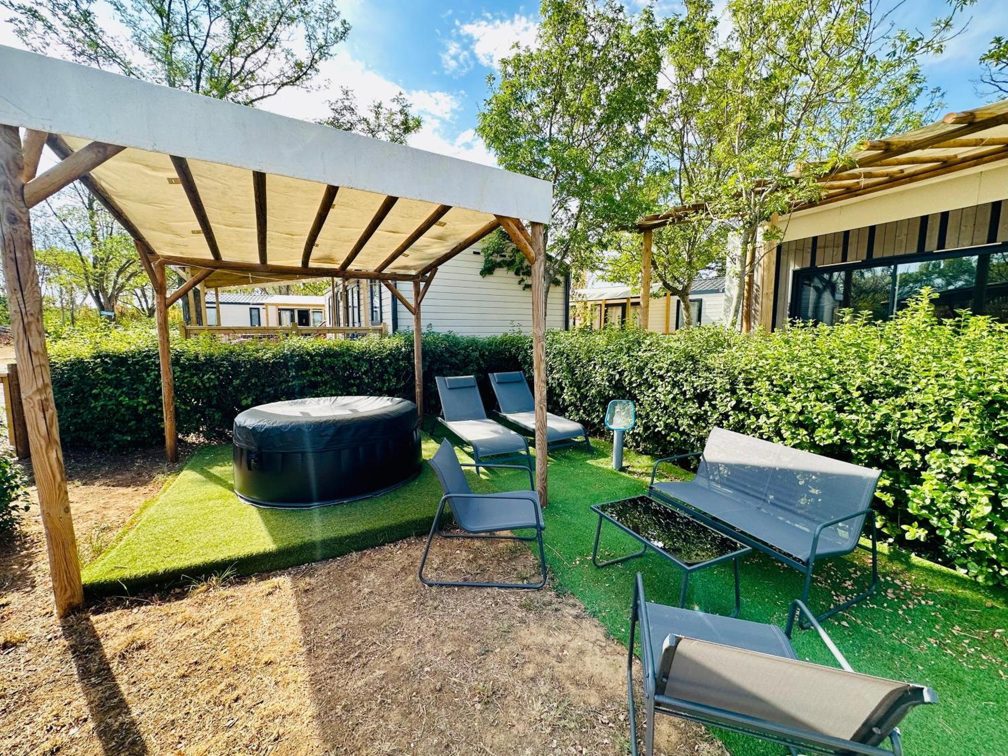 Camping Paradis Family Les Rives De L'Herault Gignac  Exterior foto